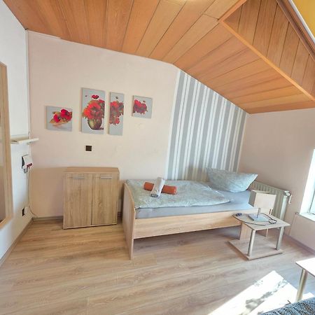 Elena Flat Mohn Duisburg Zentrum Luaran gambar