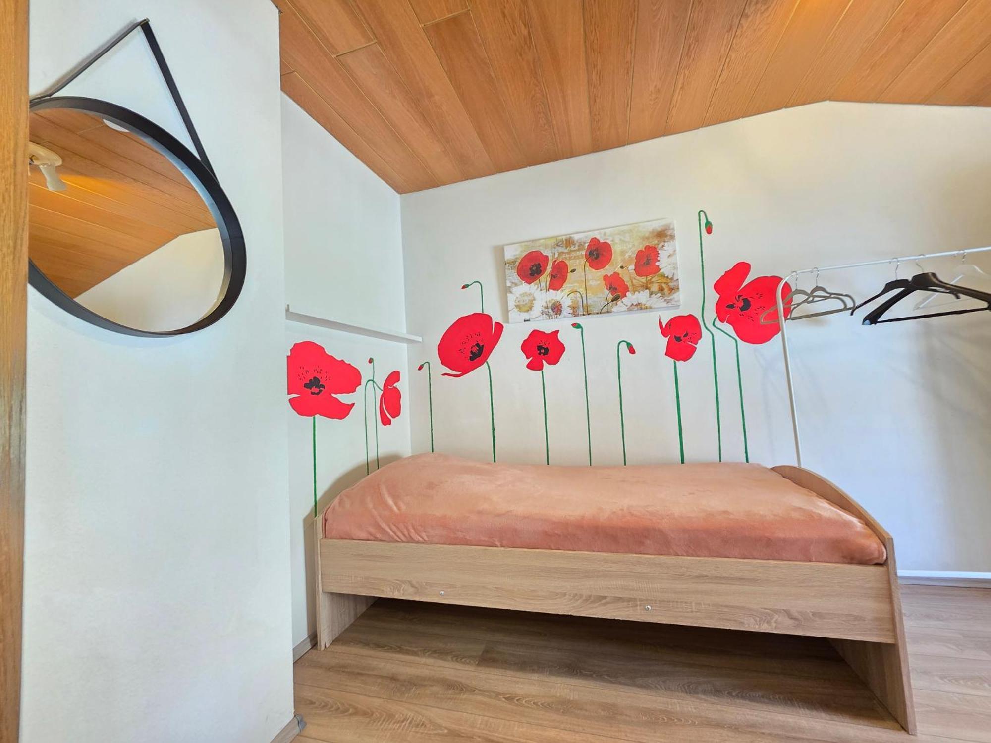 Elena Flat Mohn Duisburg Zentrum Luaran gambar