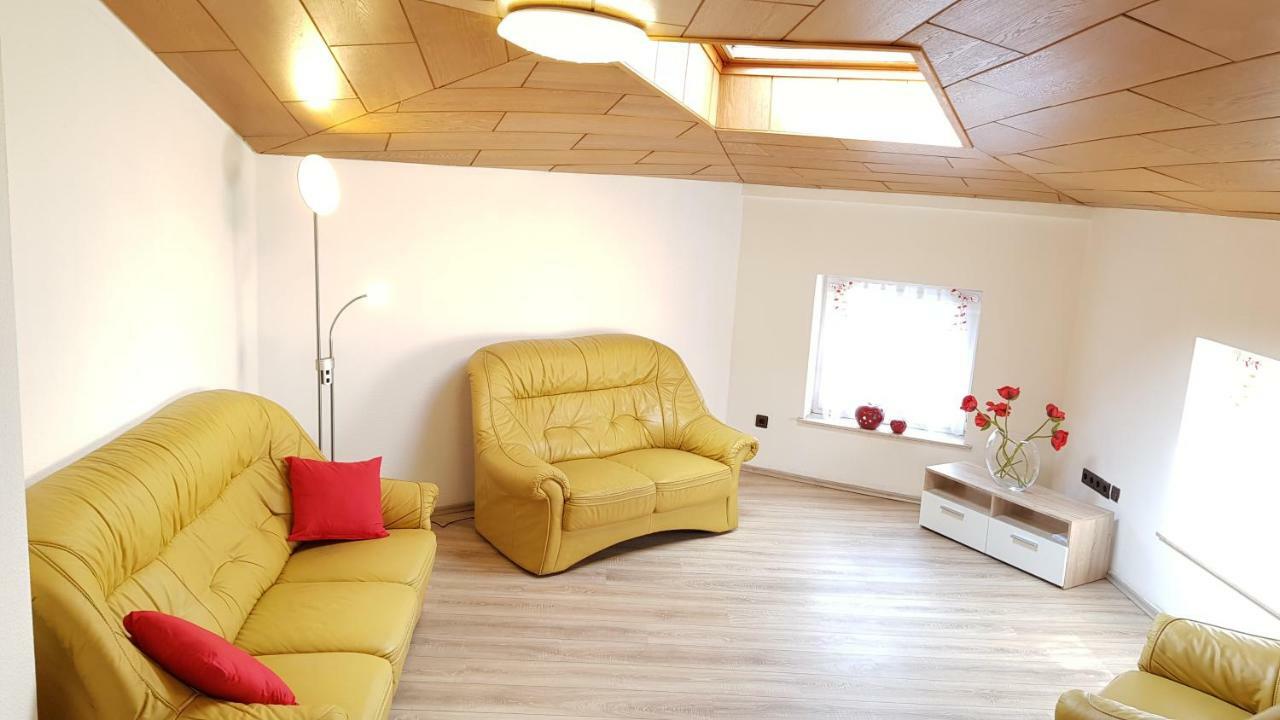 Elena Flat Mohn Duisburg Zentrum Luaran gambar