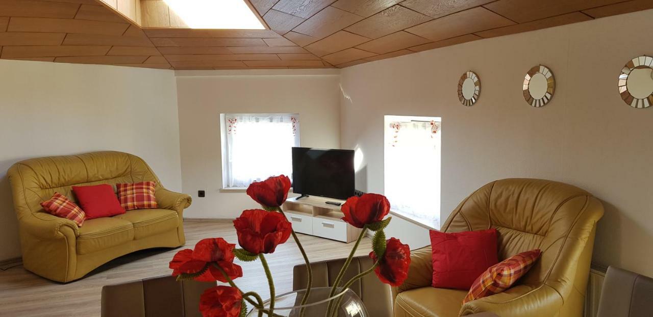 Elena Flat Mohn Duisburg Zentrum Luaran gambar