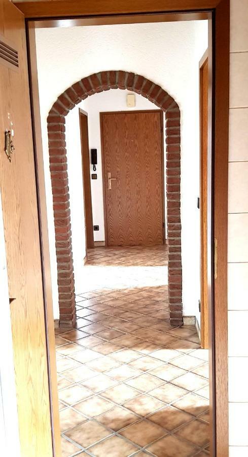 Elena Flat Mohn Duisburg Zentrum Luaran gambar
