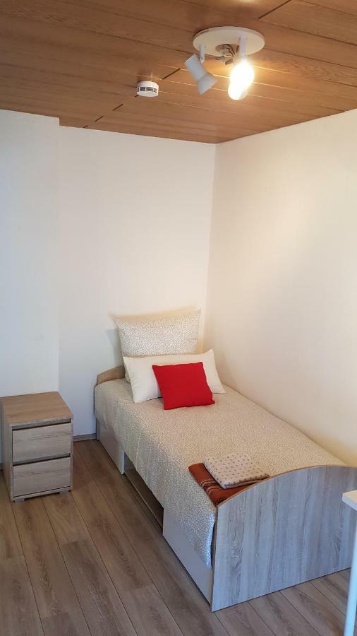 Elena Flat Mohn Duisburg Zentrum Luaran gambar